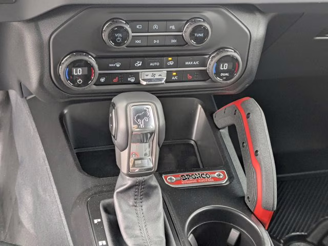 2025 Oxford White Ford Bronco Stroppe Edition 4X4 Convertible