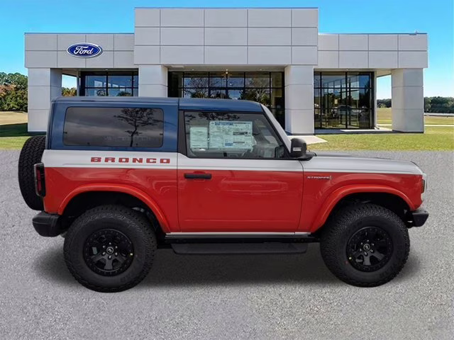 2025 Oxford White Ford Bronco Stroppe Edition 4X4 Convertible