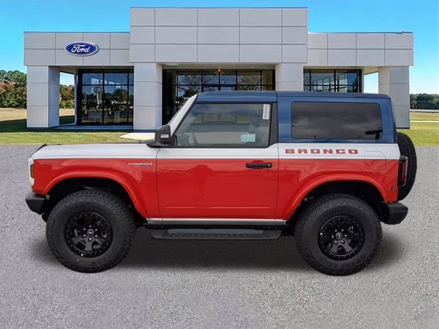 2025 Oxford White Ford Bronco Stroppe Edition 4X4 Convertible