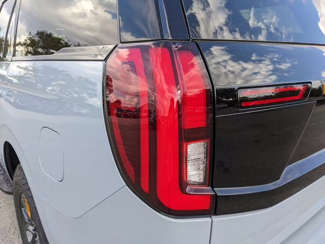 2025 Glacier Gray Metallic TriCoat Ford Expedition Tremor 4X4 SUV