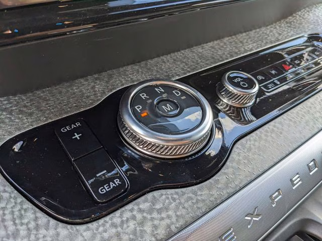 2025 Glacier Gray Metallic TriCoat Ford Expedition Tremor 4X4 SUV