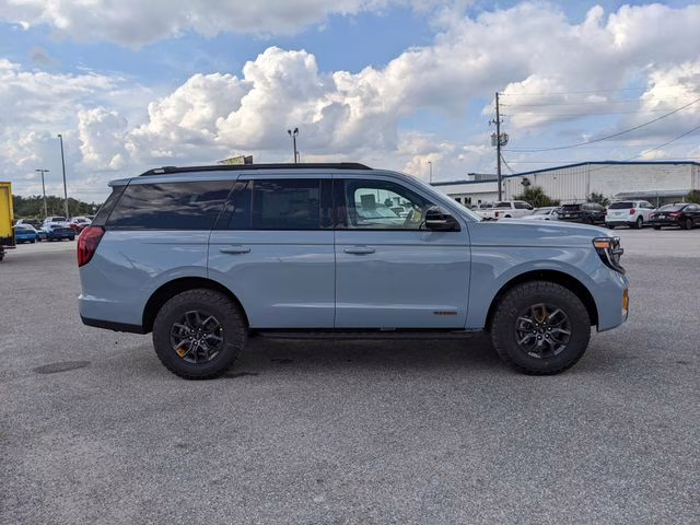 2025 Glacier Gray Metallic TriCoat Ford Expedition Tremor 4X4 SUV