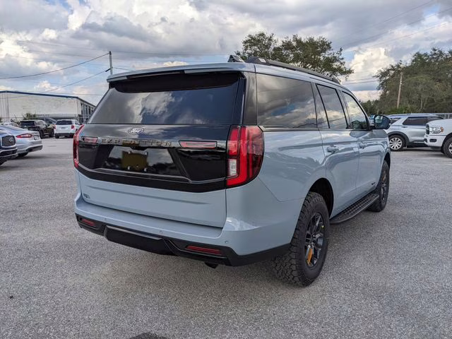 2025 Glacier Gray Metallic TriCoat Ford Expedition Tremor 4X4 SUV