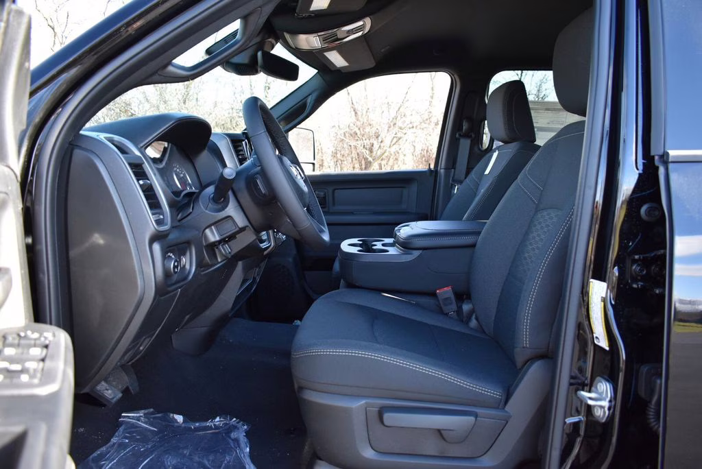 2026 Diamond Black Crystal Pearlcoat Ram 2500 Tradesman 4X4 Truck