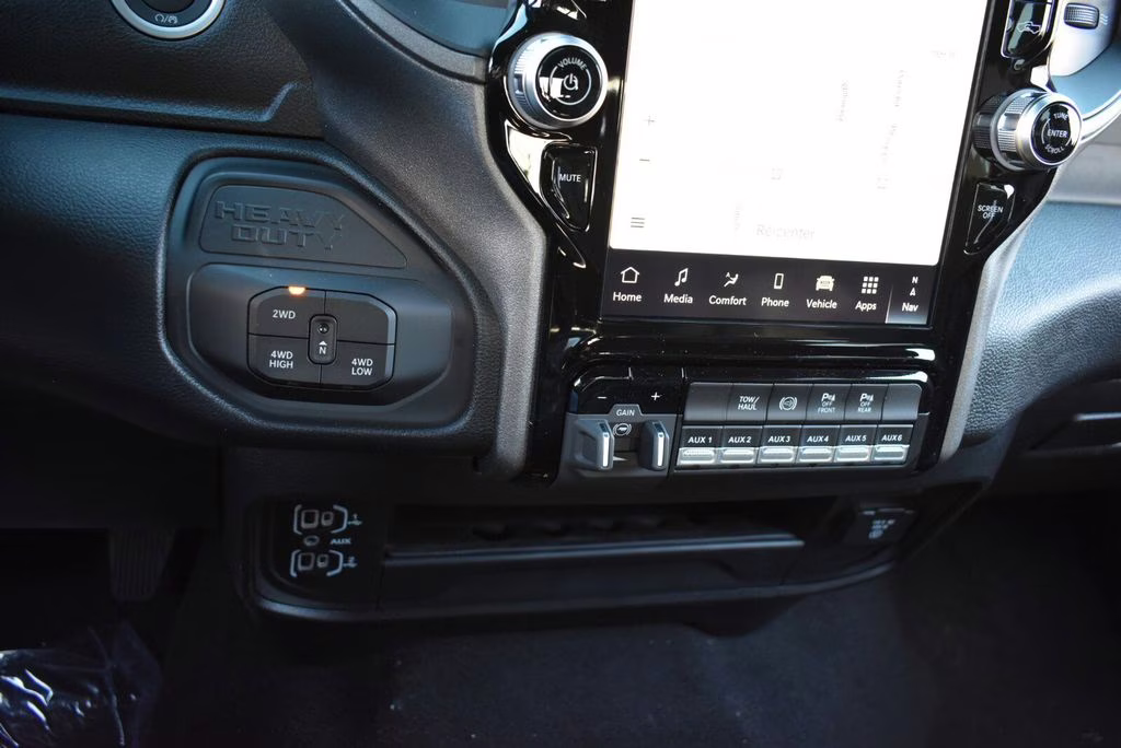 2026 Diamond Black Crystal Pearlcoat Ram 2500 Tradesman 4X4 Truck