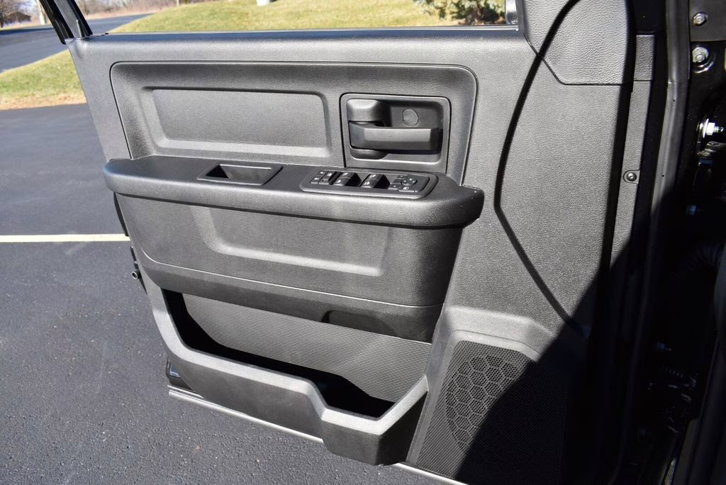 2026 Diamond Black Crystal Pearlcoat Ram 2500 Tradesman 4X4 Truck