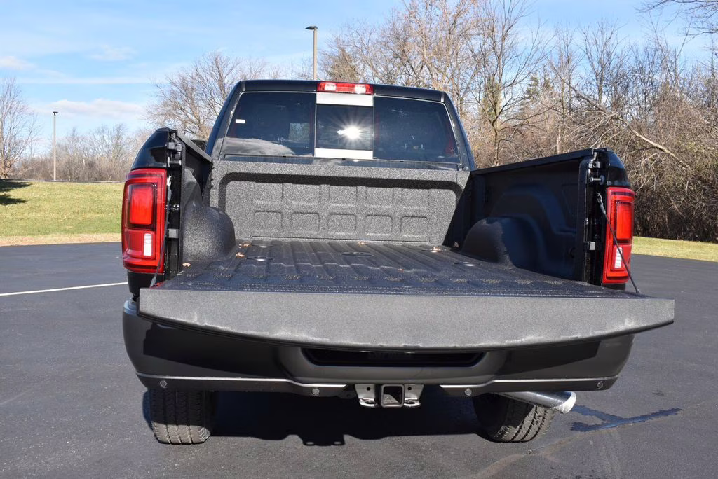 2026 Diamond Black Crystal Pearlcoat Ram 2500 Tradesman 4X4 Truck