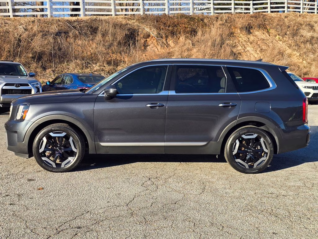 2023 Gravity Gray Kia Telluride S FWD SUV