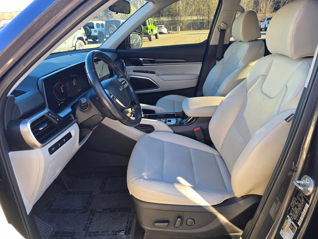 2023 Gravity Gray Kia Telluride S FWD SUV