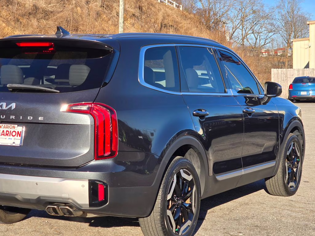 2023 Gravity Gray Kia Telluride S FWD SUV