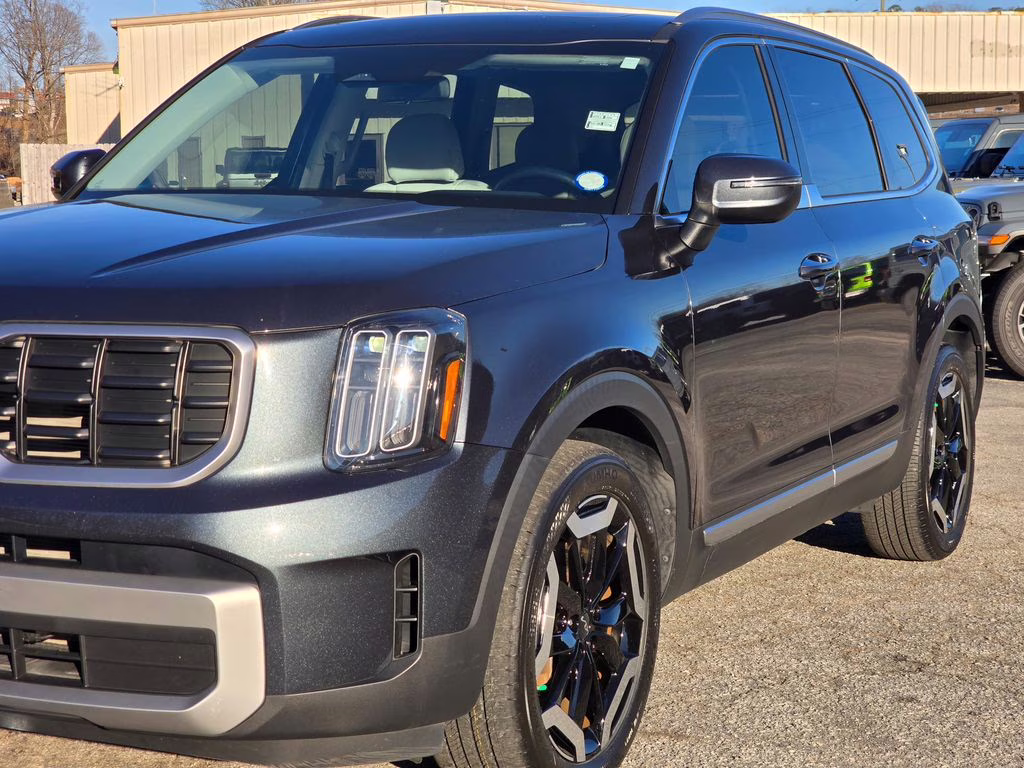 2023 Gravity Gray Kia Telluride S FWD SUV