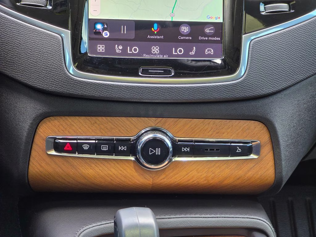 2023 Onyx Black Metallic Volvo XC90 B6 Plus 7-Seater AWD SUV