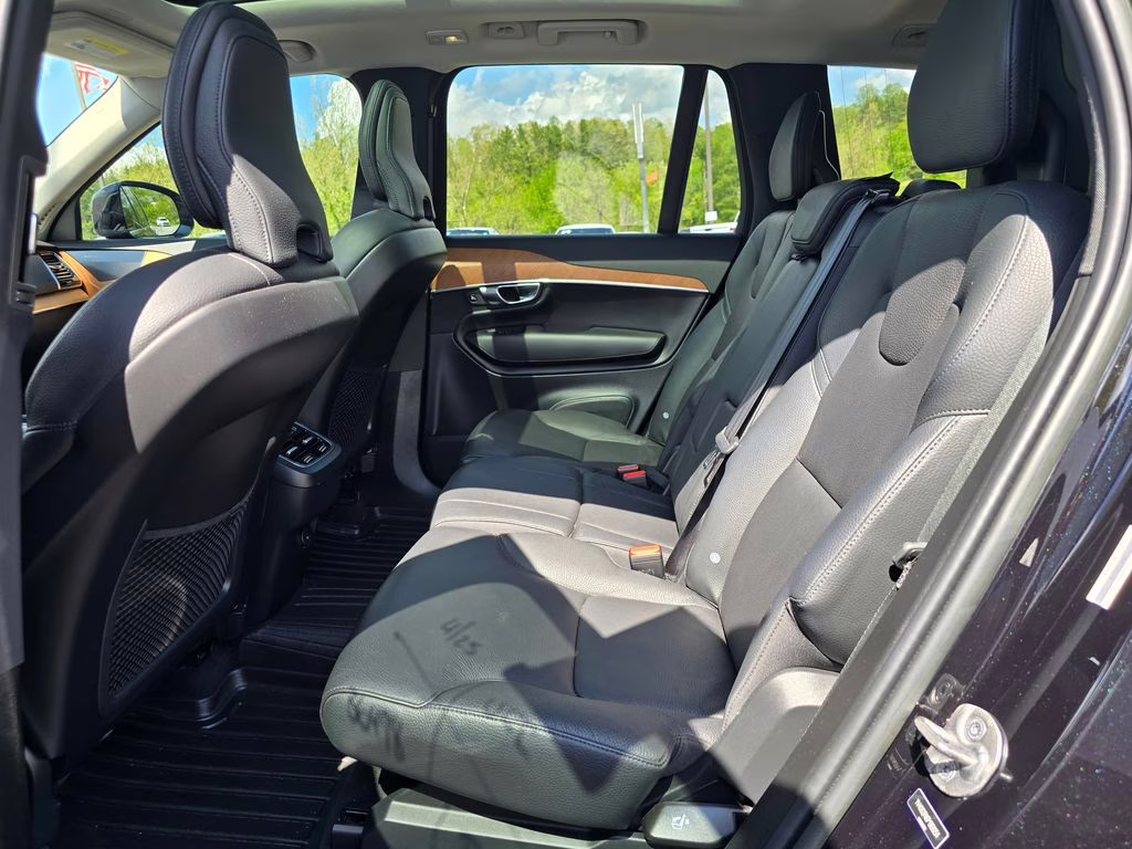 2023 Onyx Black Metallic Volvo XC90 B6 Plus 7-Seater AWD SUV
