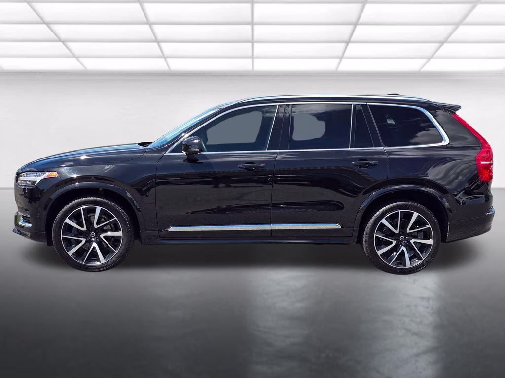 2023 Onyx Black Metallic Volvo XC90 B6 Plus 7-Seater AWD SUV