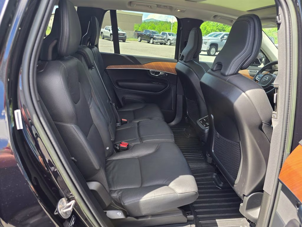 2023 Onyx Black Metallic Volvo XC90 B6 Plus 7-Seater AWD SUV