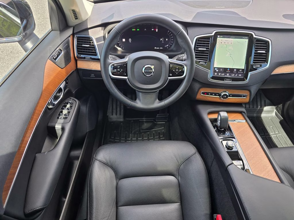 2023 Onyx Black Metallic Volvo XC90 B6 Plus 7-Seater AWD SUV