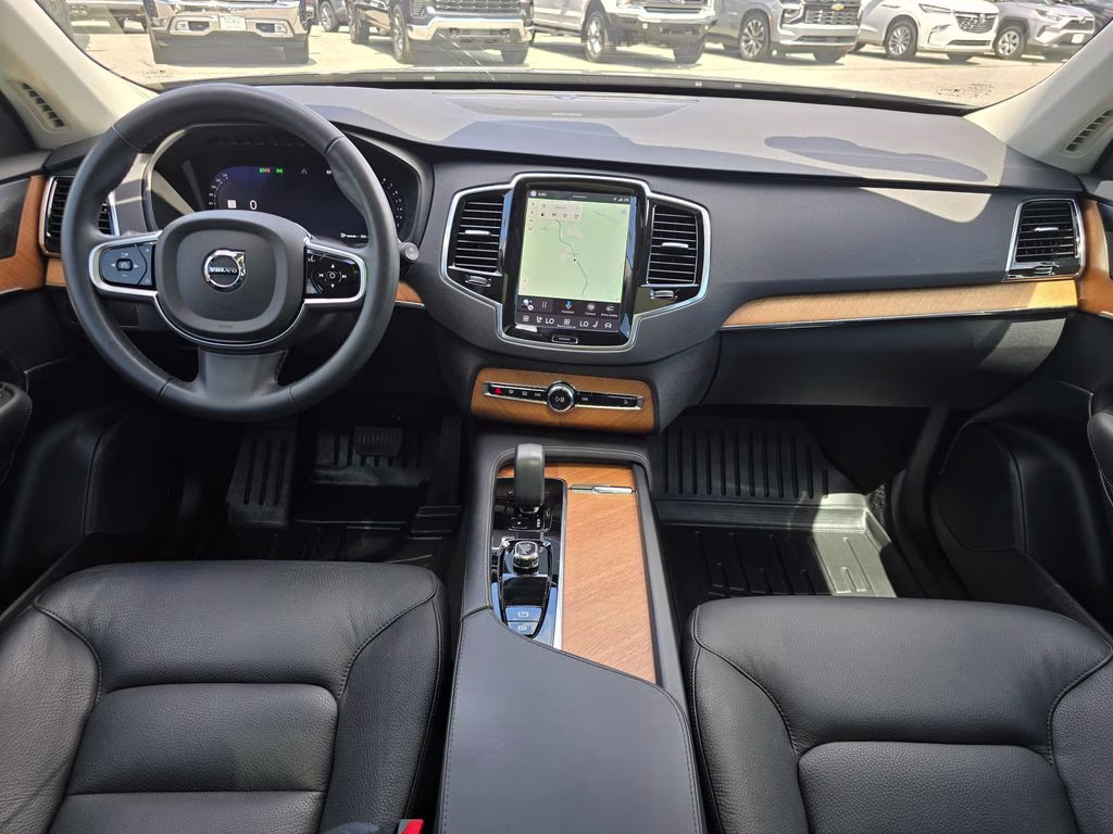 2023 Onyx Black Metallic Volvo XC90 B6 Plus 7-Seater AWD SUV