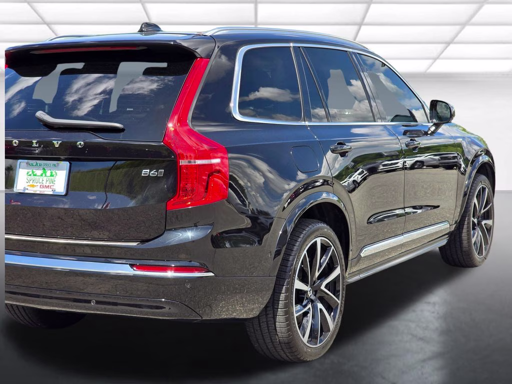 2023 Onyx Black Metallic Volvo XC90 B6 Plus 7-Seater AWD SUV