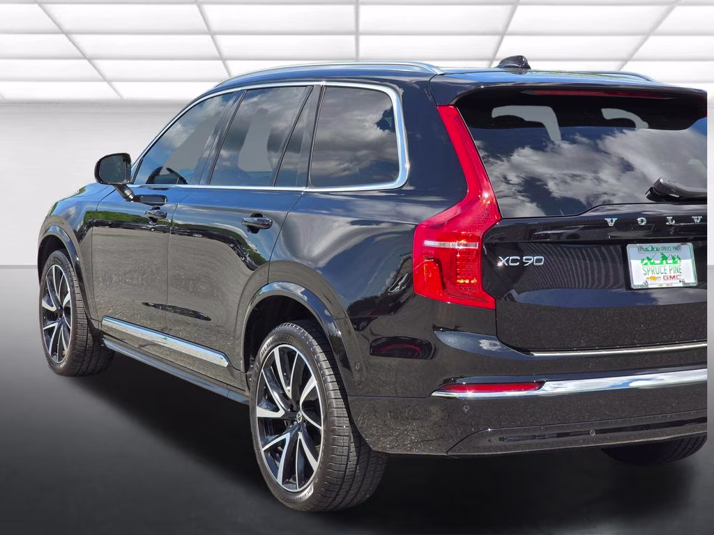 2023 Onyx Black Metallic Volvo XC90 B6 Plus 7-Seater AWD SUV