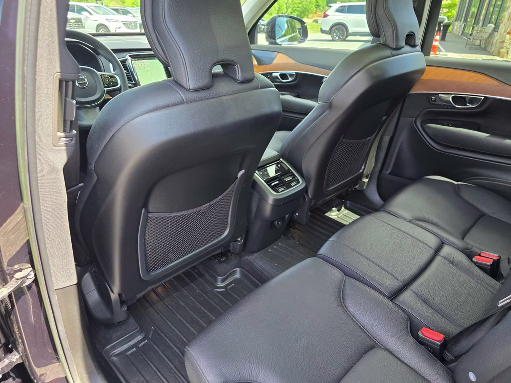 2023 Onyx Black Metallic Volvo XC90 B6 Plus 7-Seater AWD SUV