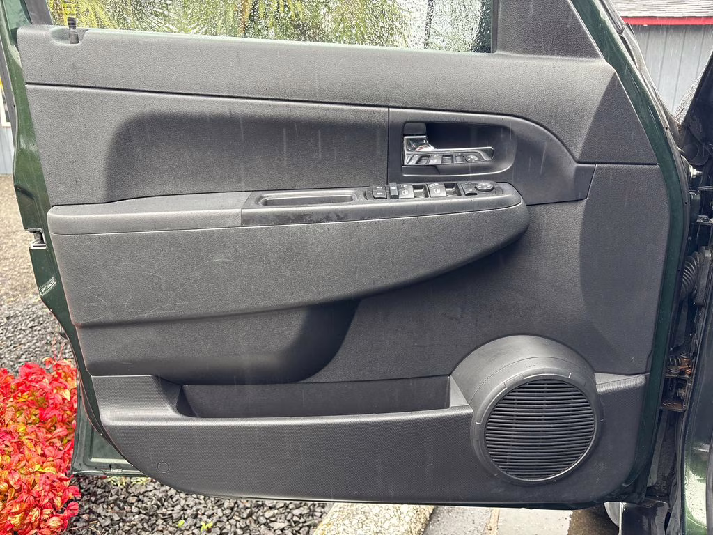 2012 Natural Green Pearlcoat Jeep Liberty Sport 4X4 SUV