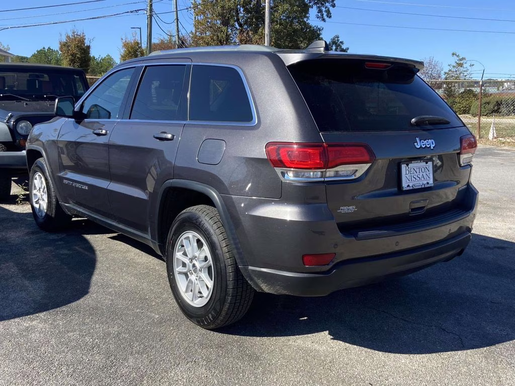 2020 Granite Crystal Metallic Clearcoat Jeep Grand Cherokee Laredo E RWD SUV