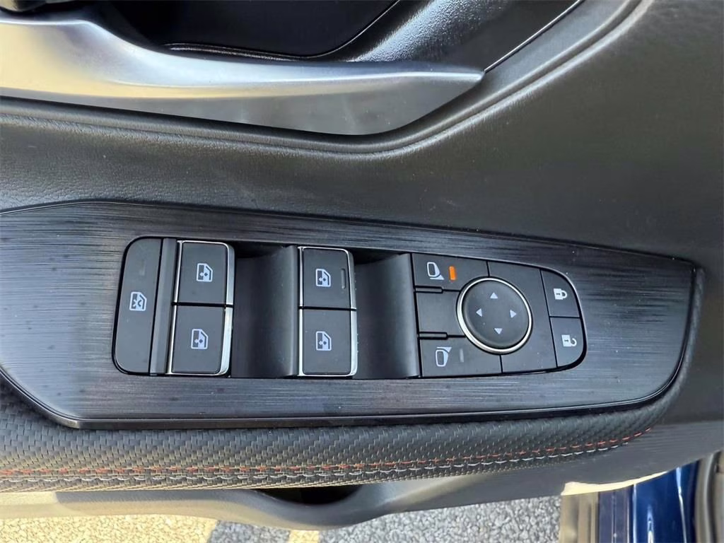 2025 Deep Blue Pearl/Gun Metallic Nissan Kicks SR FWD SUV