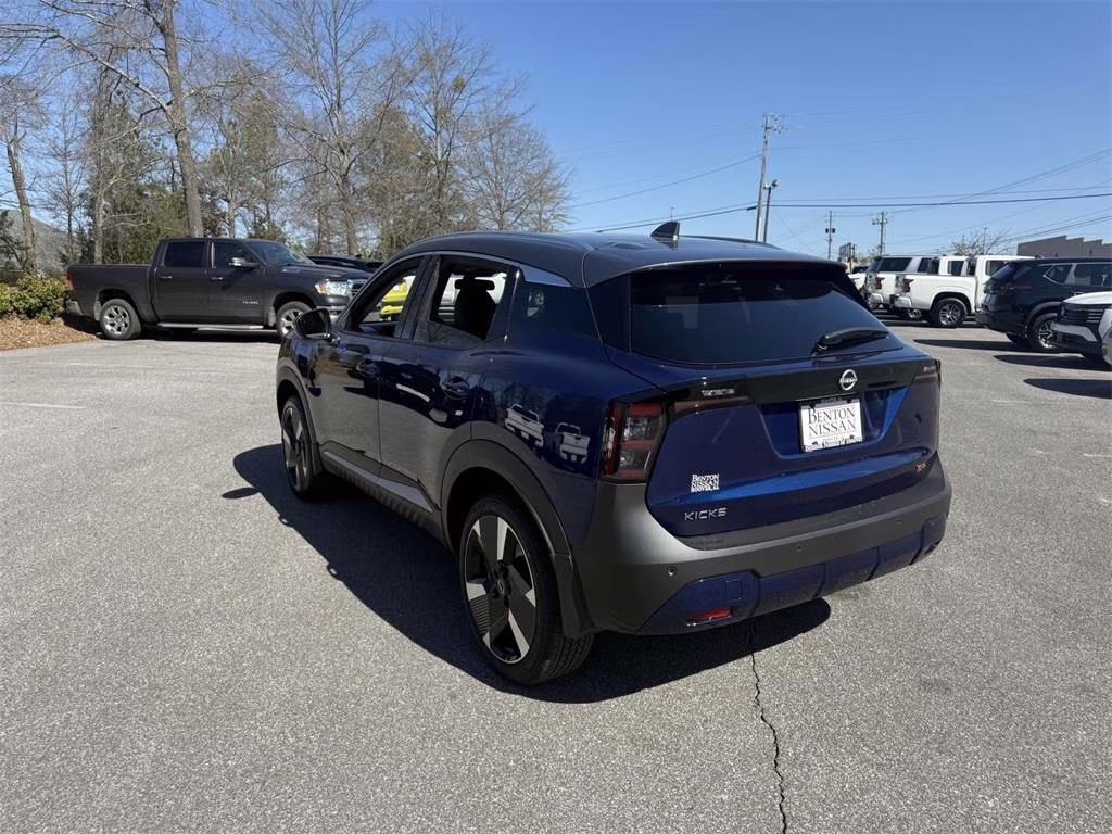2025 Deep Blue Pearl/Gun Metallic Nissan Kicks SR FWD SUV