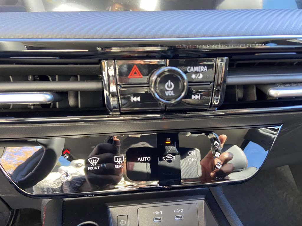 2026 Scarlet Ember Tintcoat Nissan Kicks SR FWD SUV