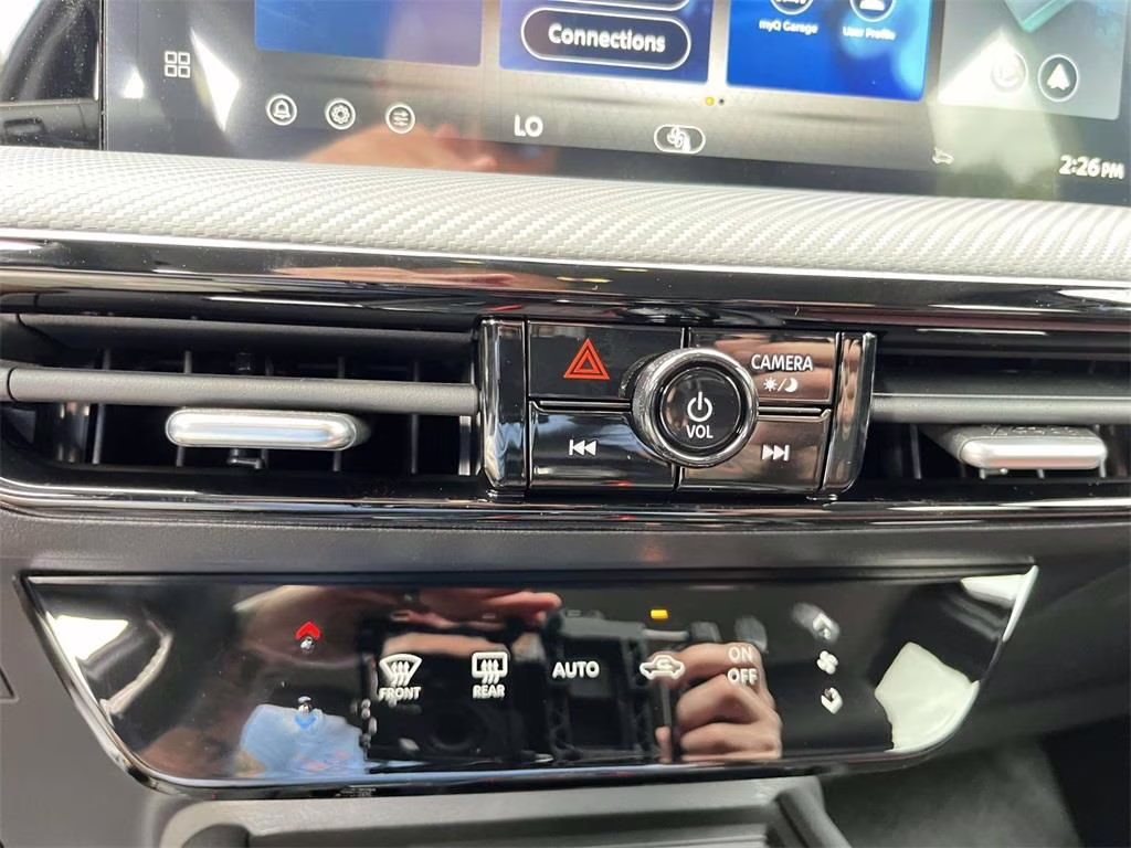 2026 Scarlet Ember Tintcoat Nissan Kicks SR FWD SUV