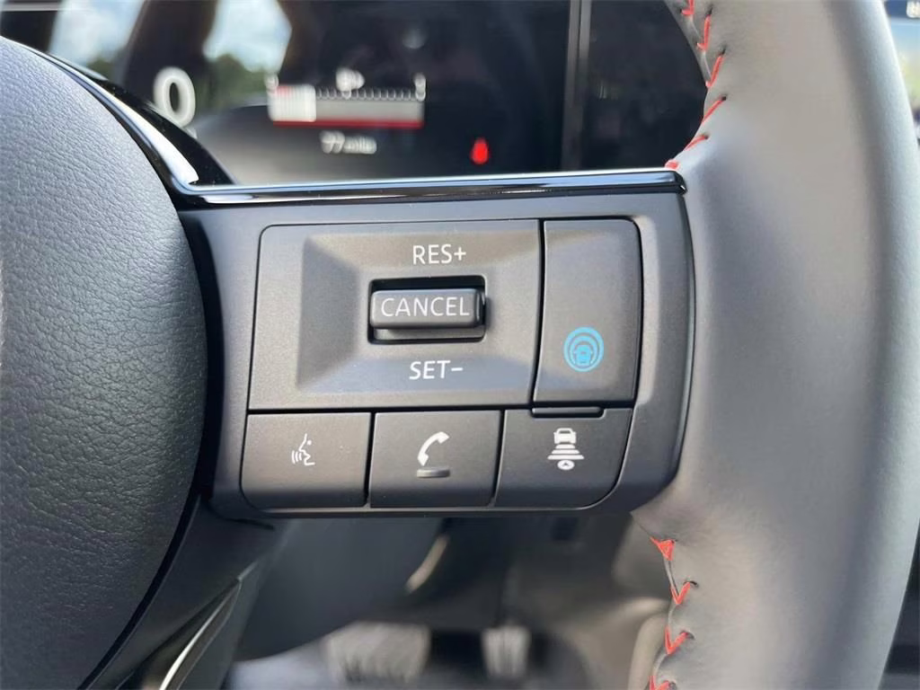 2026 Aspen White Tricoat Nissan Kicks SR FWD SUV