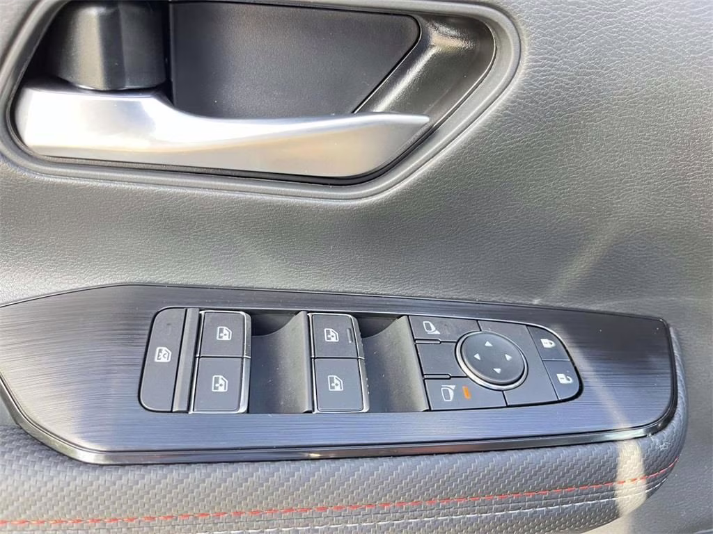 2026 Super Black Nissan Kicks SR FWD SUV