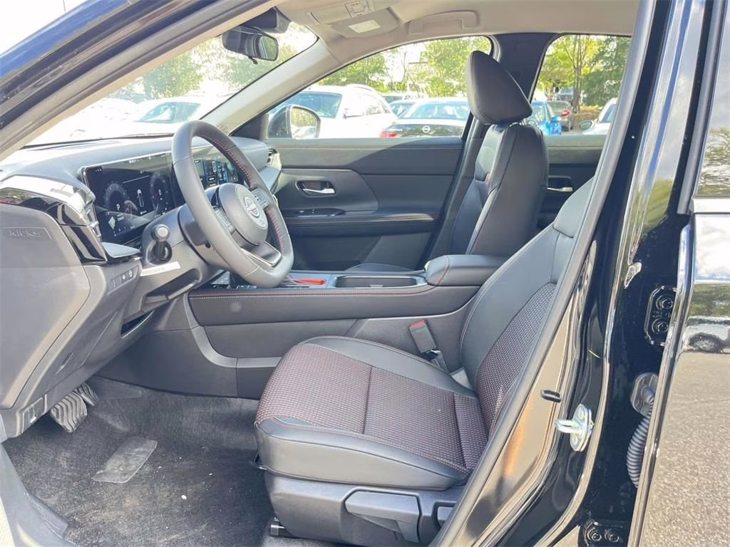 2026 Super Black Nissan Kicks SR FWD SUV