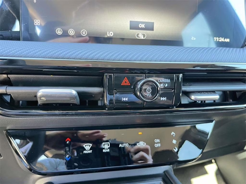 2026 Gun Metallic Nissan Kicks SR FWD SUV