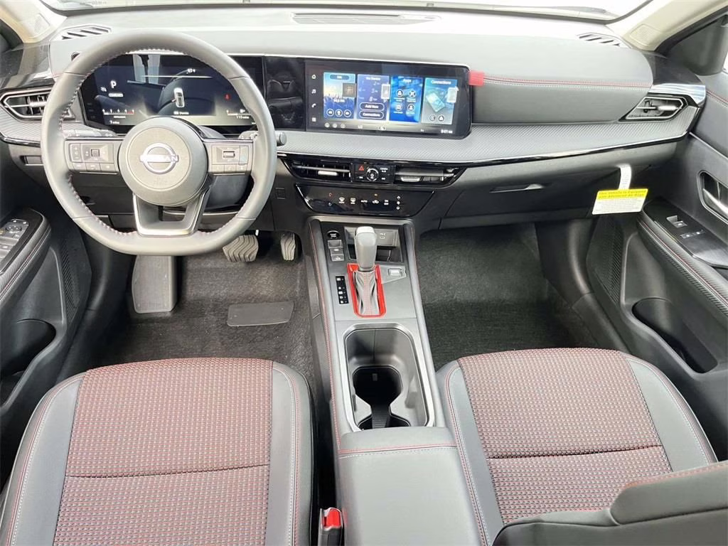 2026 Aspen White Tricoat Nissan Kicks SR FWD SUV