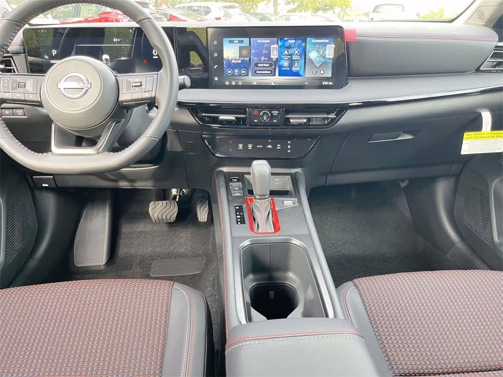 2026 Aspen White Tricoat Nissan Kicks SR FWD SUV