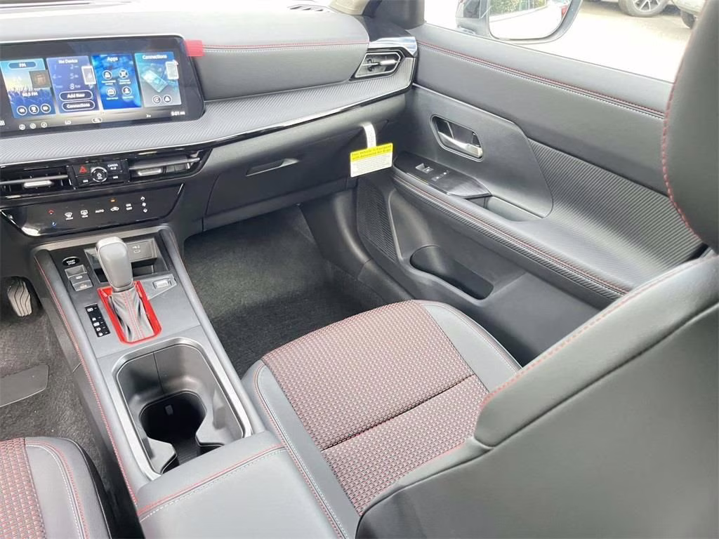 2026 Aspen White Tricoat Nissan Kicks SR FWD SUV