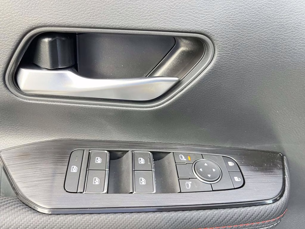 2026 Aspen White Tricoat Nissan Kicks SR FWD SUV