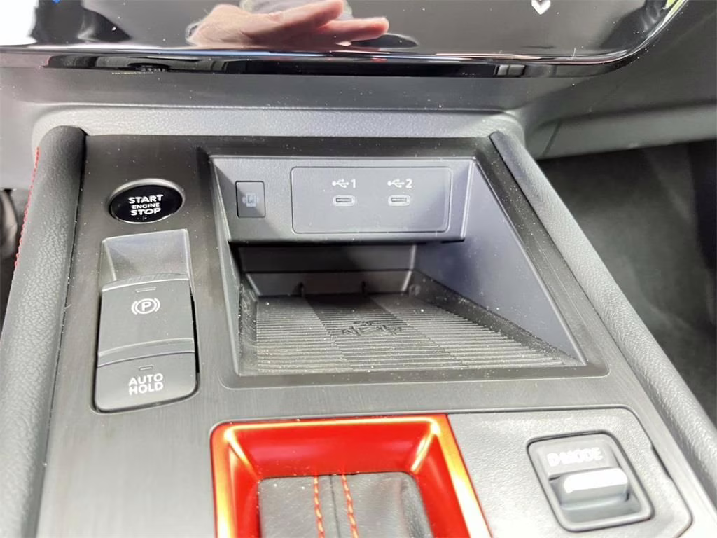 2025 Aspen White Tricoat Nissan Kicks SR AWD SUV