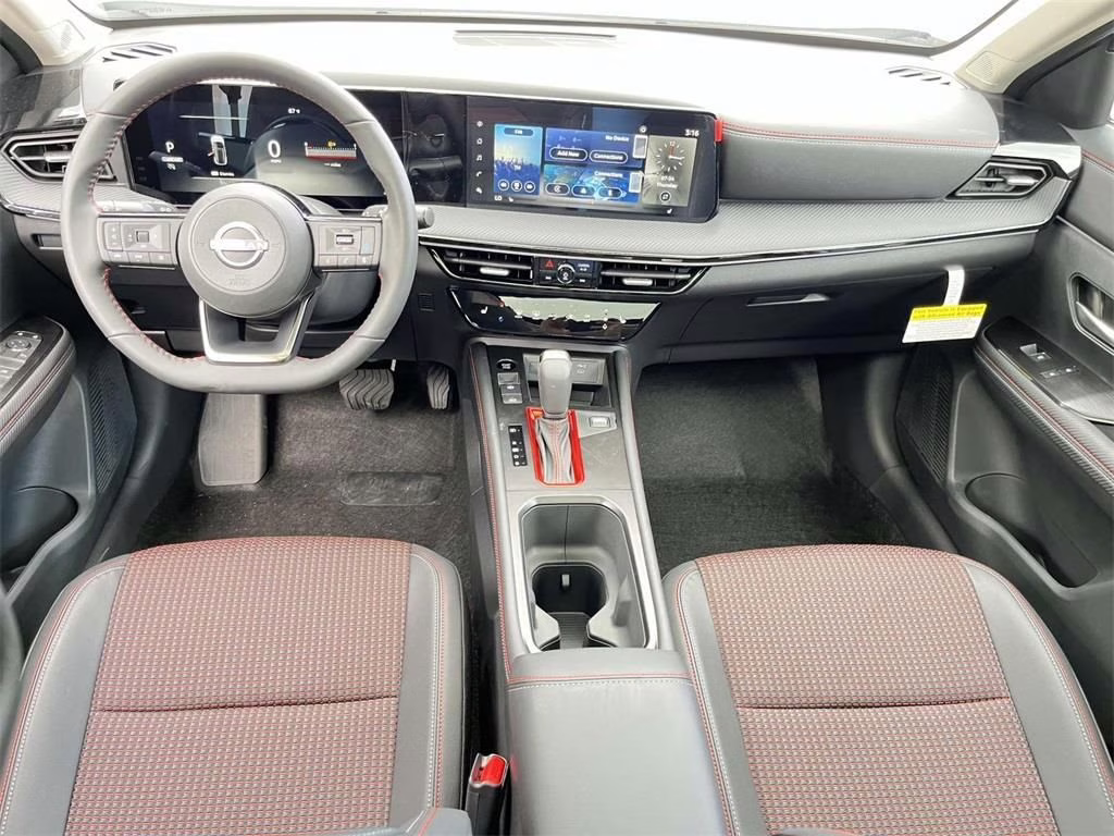 2025 Aspen White Tricoat Nissan Kicks SR FWD SUV