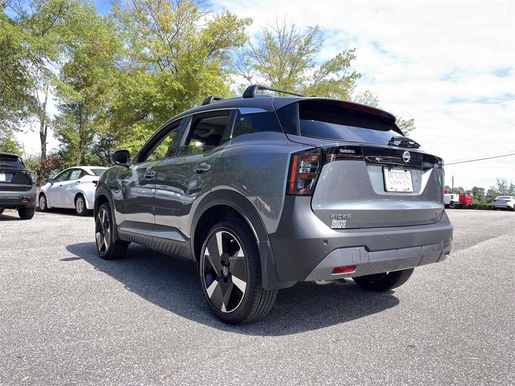 2026 Gun Metallic Nissan Kicks SR FWD SUV
