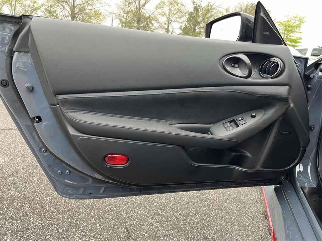 2025 Stealth Gray/Super Black Nissan Z NISMO RWD Coupe