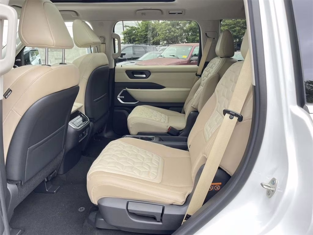 2026 Aspen White Tricoat Nissan Armada Platinum RWD SUV