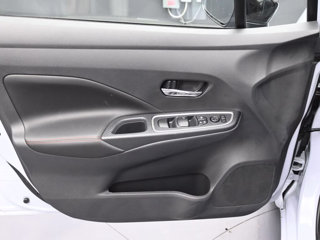 2025 Gray Sky Pearl Nissan Versa 1.6 SR FWD Sedan