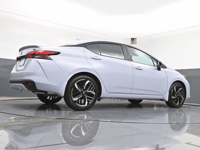 2025 Gray Sky Pearl Nissan Versa 1.6 SR FWD Sedan