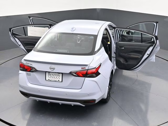 2025 Gray Sky Pearl Nissan Versa 1.6 SR FWD Sedan
