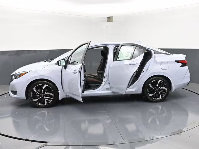 2025 Gray Sky Pearl Nissan Versa 1.6 SR FWD Sedan