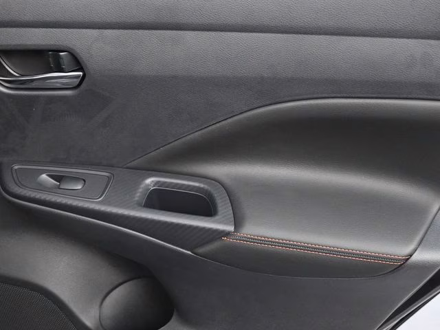 2025 Super Black Metallic Nissan Versa 1.6 SR FWD Sedan