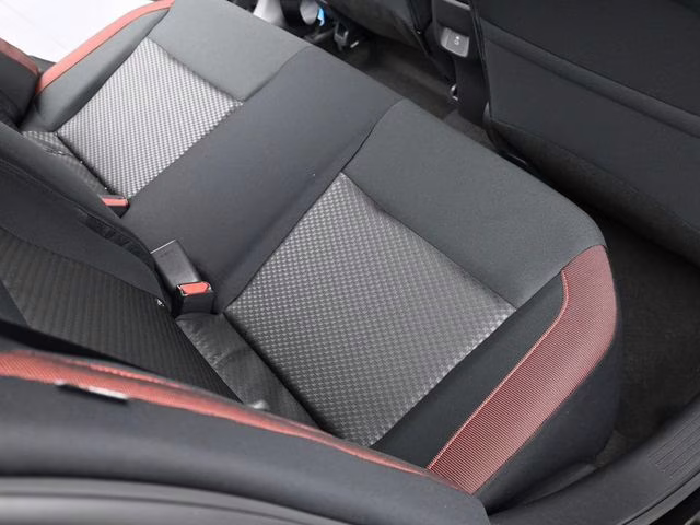 2025 Super Black Metallic Nissan Versa 1.6 SR FWD Sedan