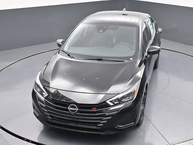 2025 Super Black Metallic Nissan Versa 1.6 SR FWD Sedan